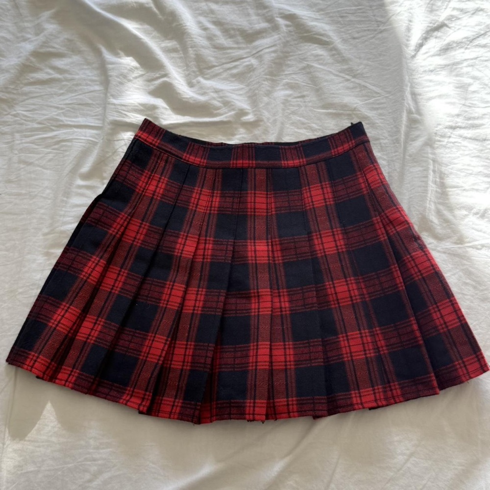 Chic Tartan Mini Skirt in Red and Black